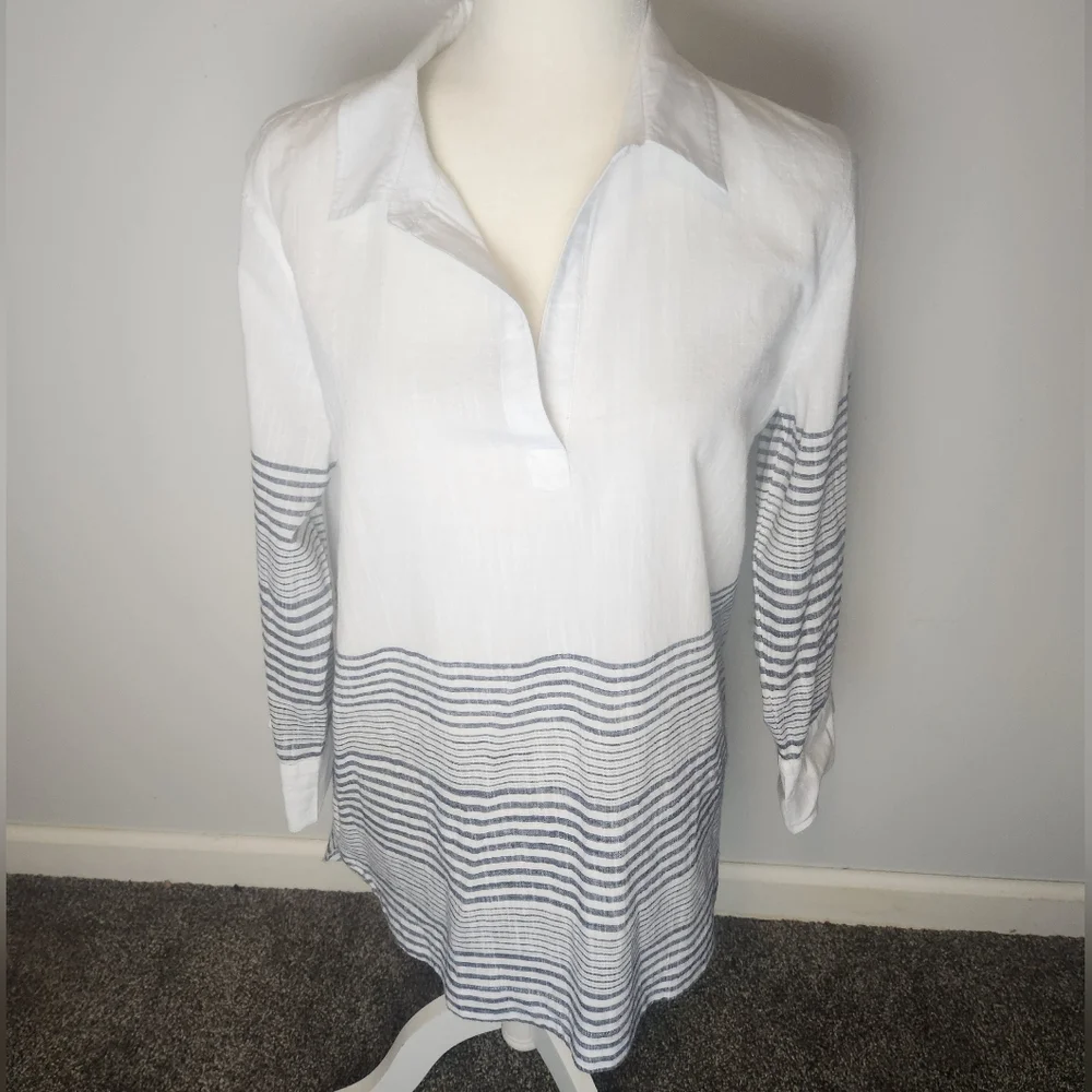 Vineyard Vines White and Navy Striped Casual Shirt - Picture 2 of 8